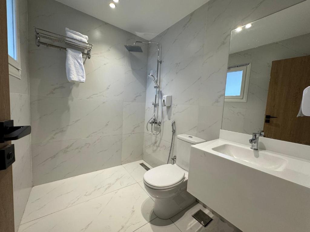 Suite Bathroom